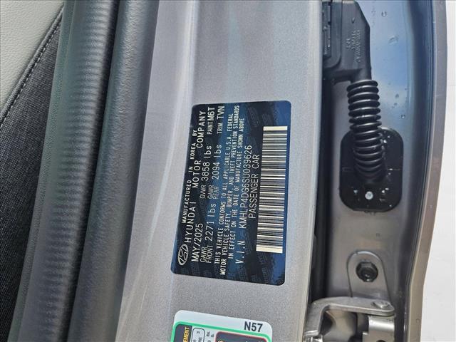 new 2025 Hyundai Elantra car, priced at $27,058