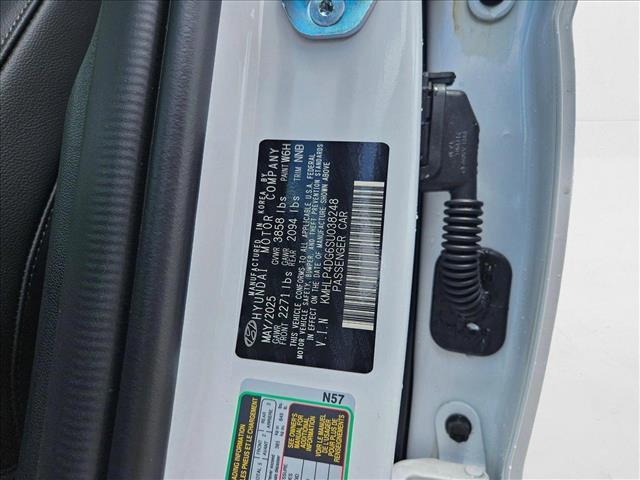 new 2025 Hyundai Elantra car, priced at $27,538