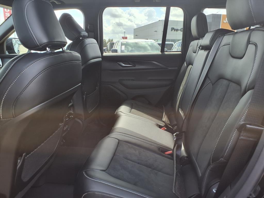 new 2025 Jeep Grand Cherokee car, priced at $39,716