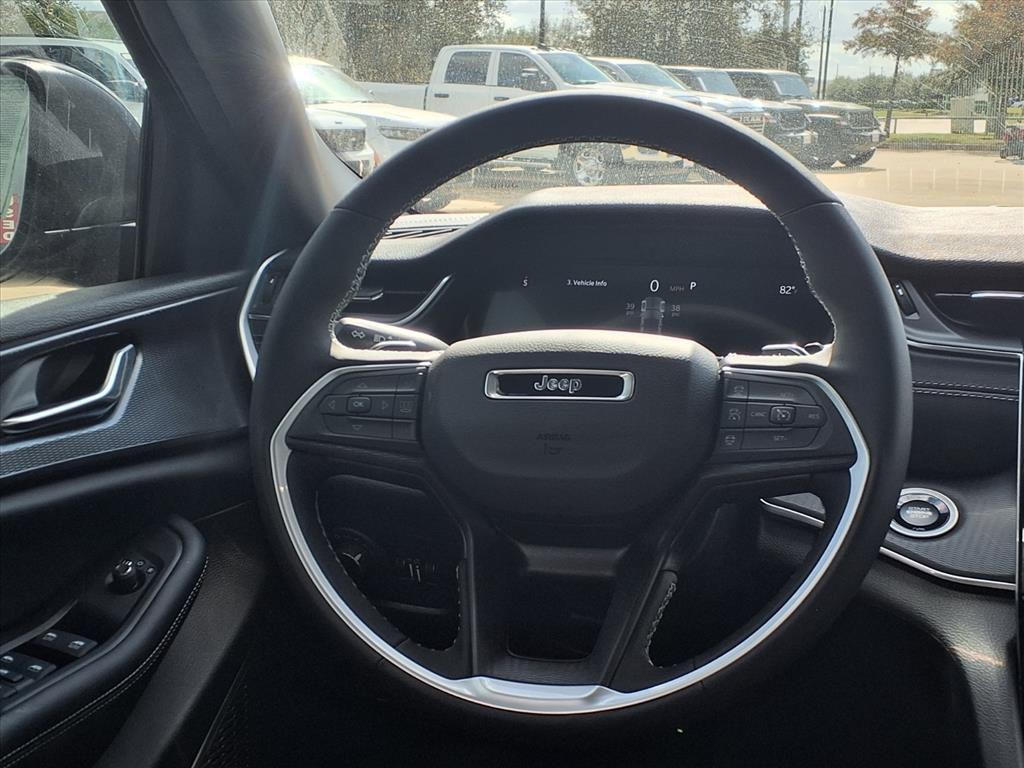 new 2025 Jeep Grand Cherokee car, priced at $37,308