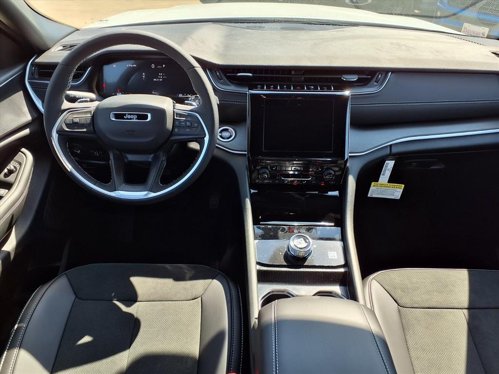 new 2025 Jeep Grand Cherokee car, priced at $39,206