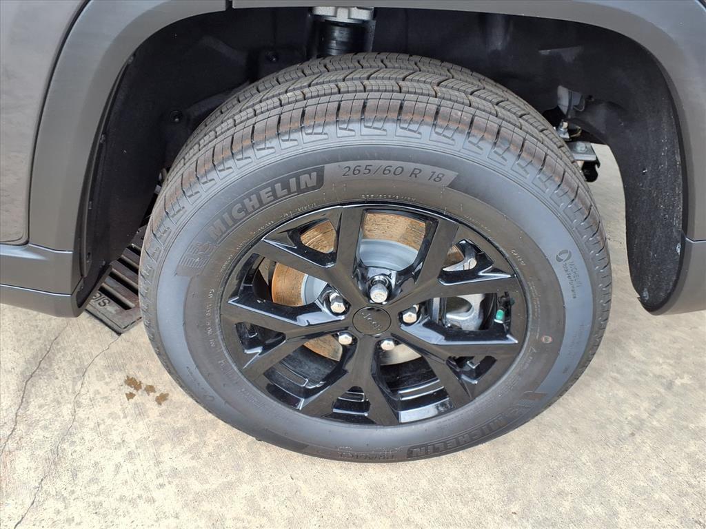 new 2025 Jeep Grand Cherokee L car, priced at $42,284