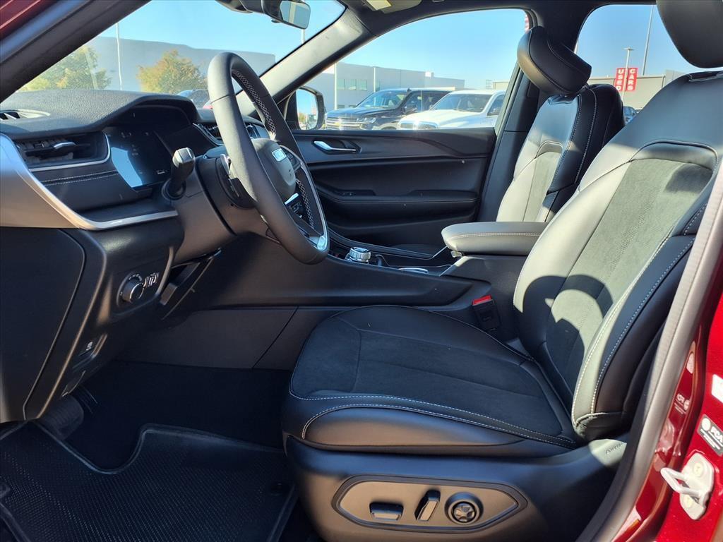 new 2025 Jeep Grand Cherokee car, priced at $39,610