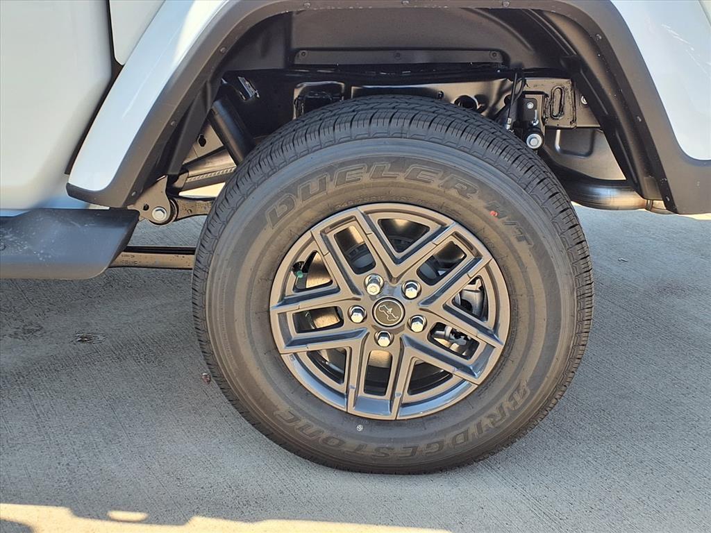 new 2025 Jeep Gladiator car, priced at $43,997