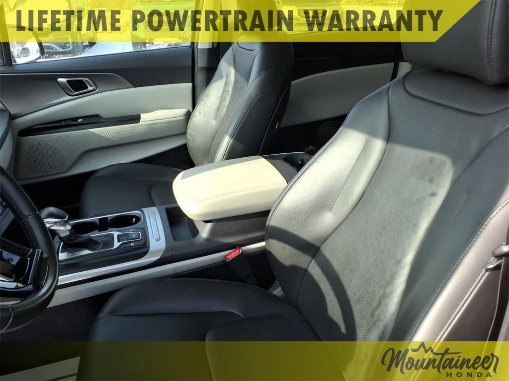 used 2022 Kia Carnival car, priced at $23,990