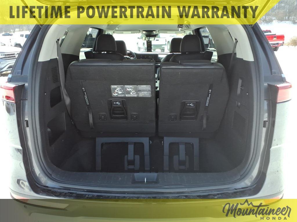 used 2022 Kia Carnival car, priced at $23,990