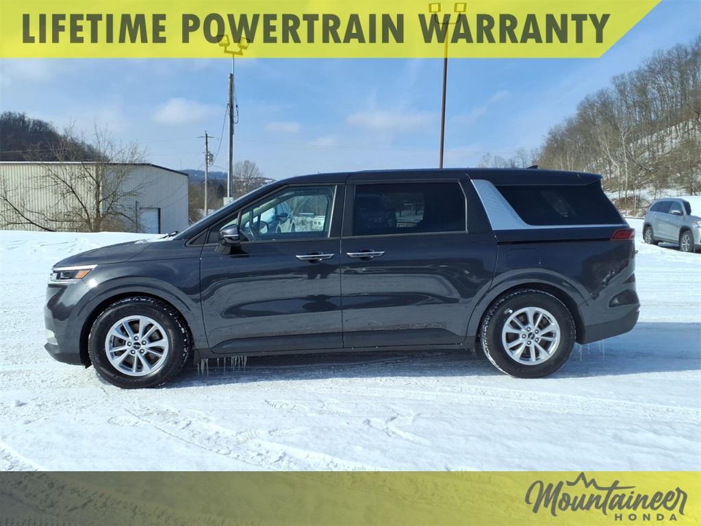 used 2022 Kia Carnival car, priced at $23,990