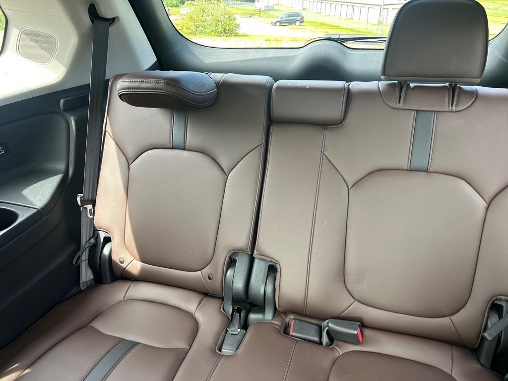 used 2023 Honda Pilot car, priced at $32,990