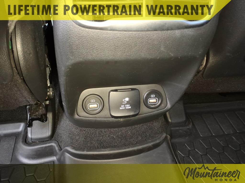 used 2023 Hyundai Santa Fe car, priced at $21,900