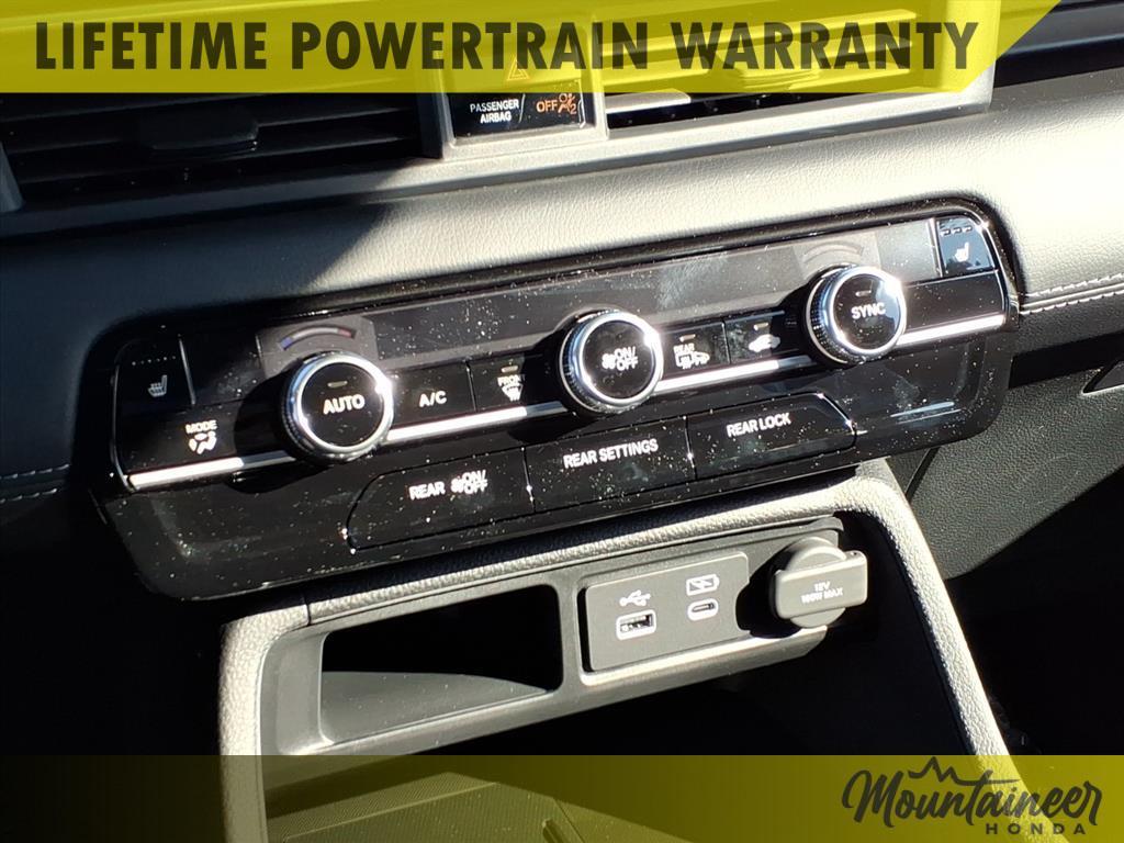 new 2025 Honda Pilot car, priced at $44,795