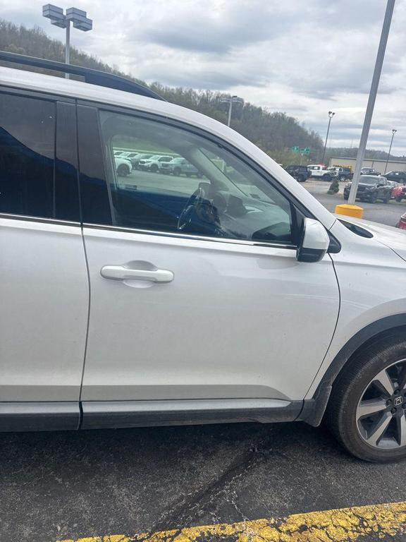 used 2025 Honda Pilot car, priced at $47,990