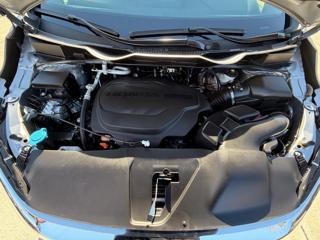 used 2024 Honda Odyssey car, priced at $34,950