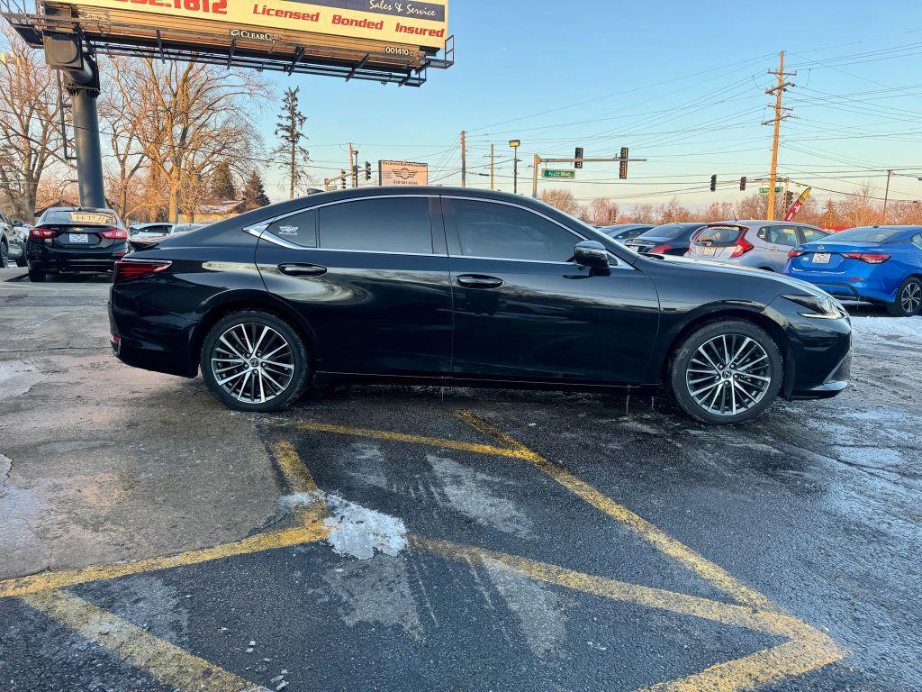 used 2024 Lexus ES 300h car, priced at $35,995