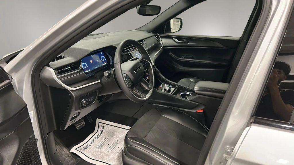 used 2024 Jeep Grand Cherokee L car, priced at $27,491