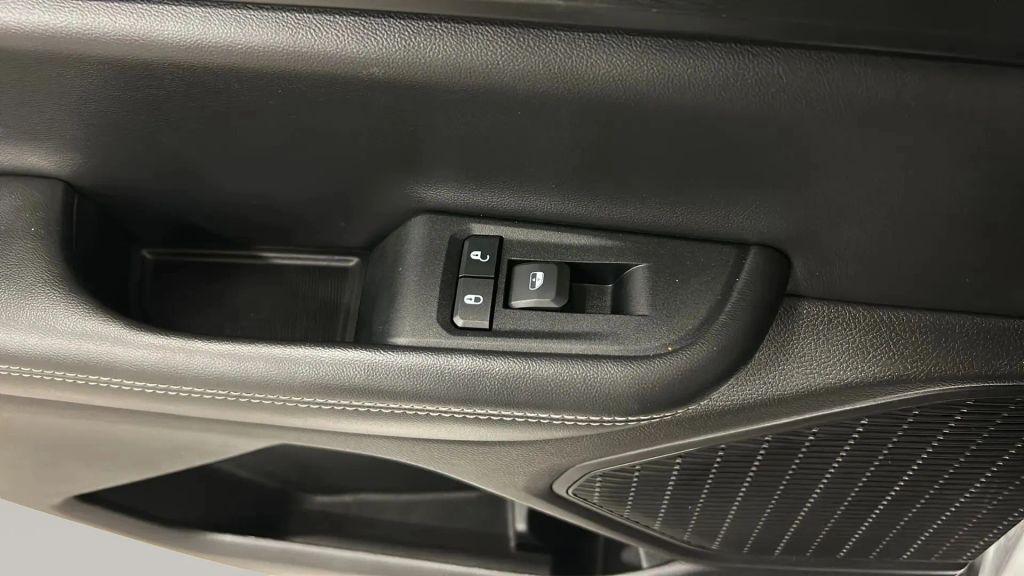 used 2024 Jeep Grand Cherokee L car, priced at $27,491