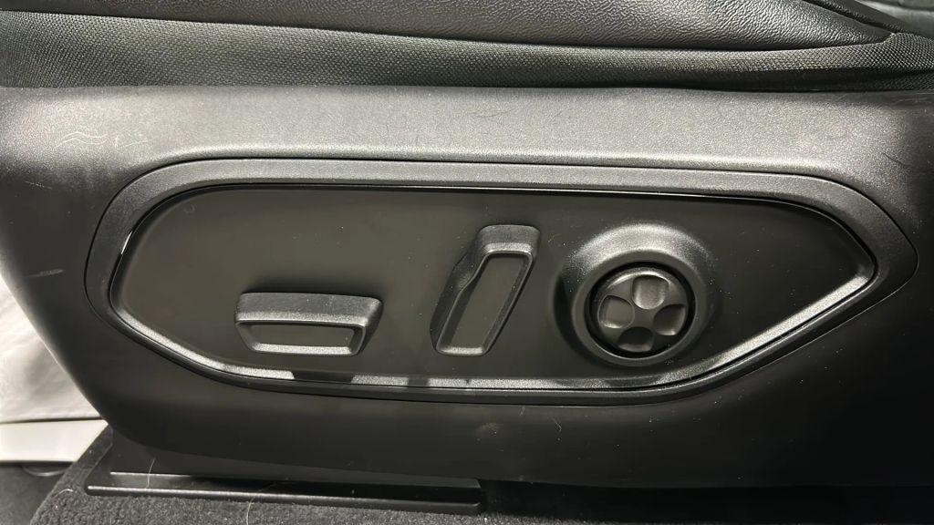 used 2024 Jeep Grand Cherokee L car, priced at $27,491