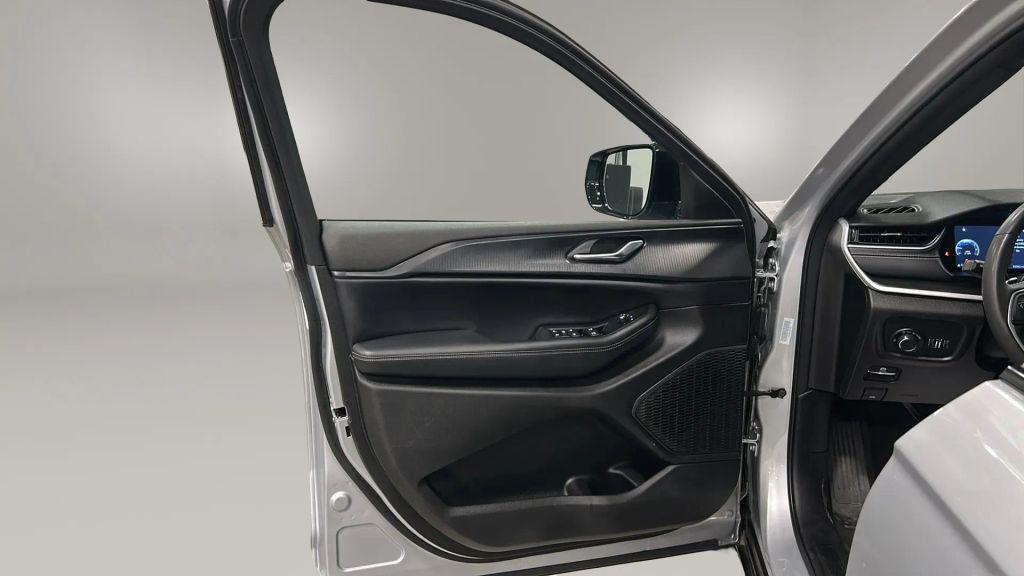 used 2024 Jeep Grand Cherokee L car, priced at $27,491