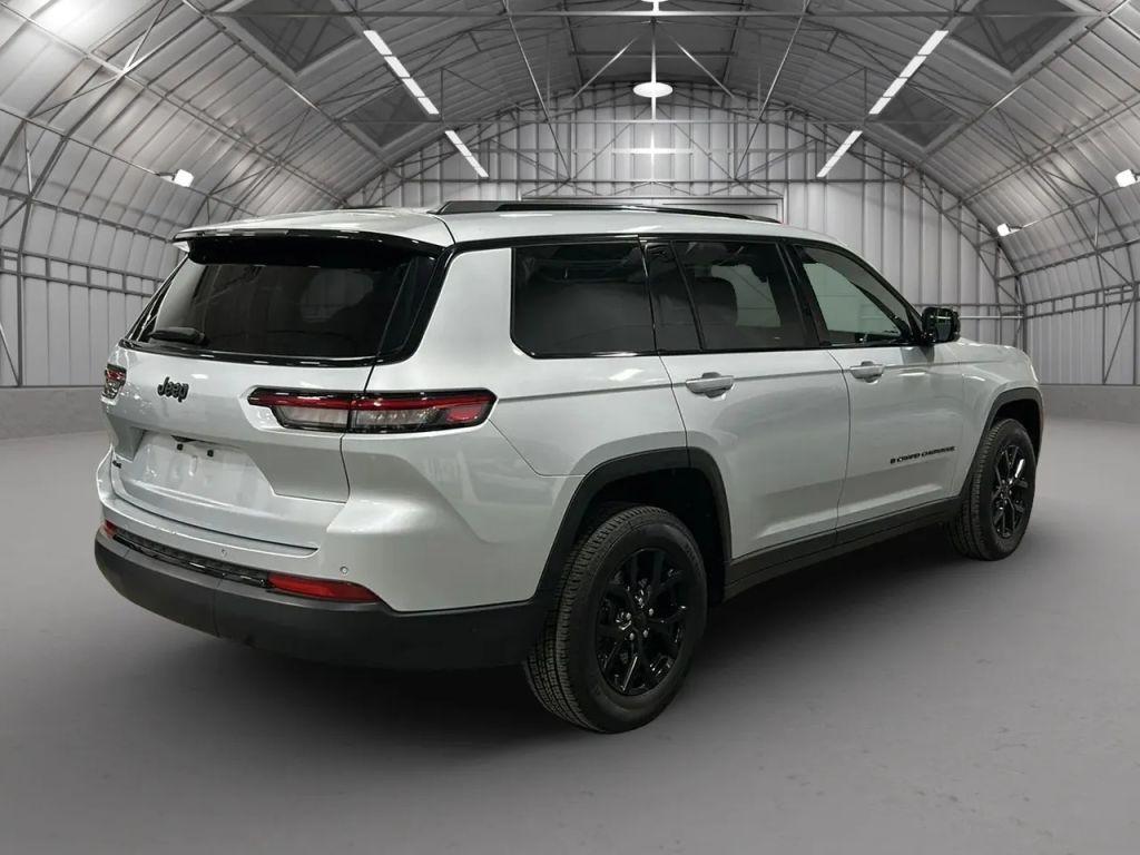 used 2024 Jeep Grand Cherokee L car, priced at $27,491