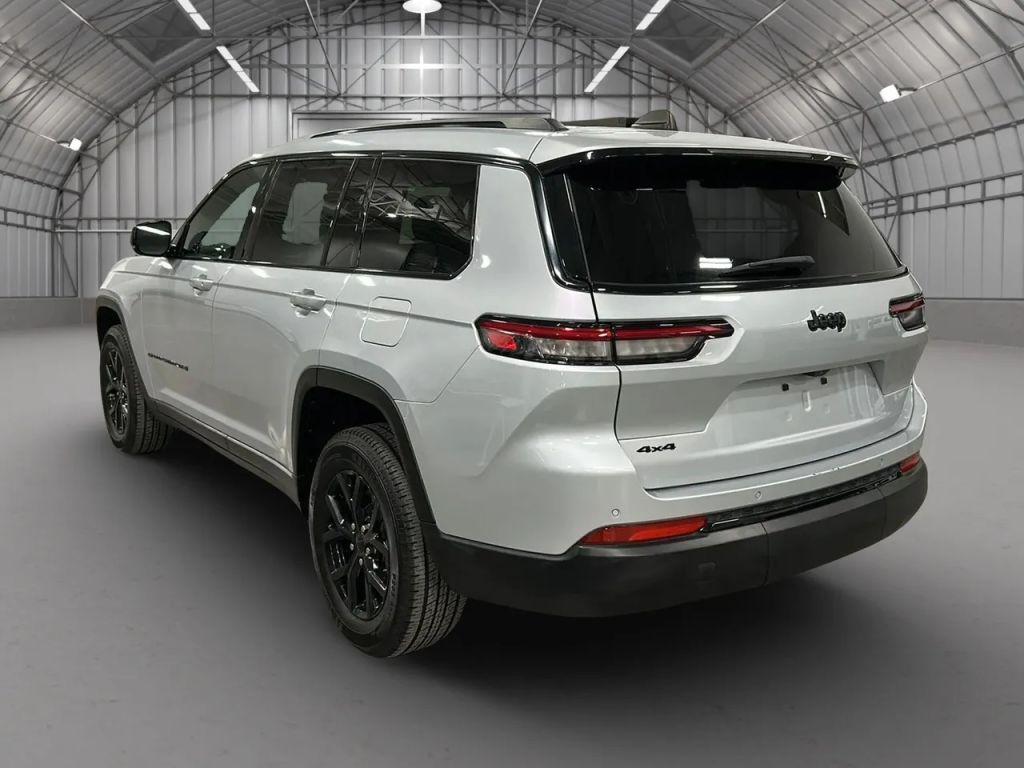 used 2024 Jeep Grand Cherokee L car, priced at $27,491