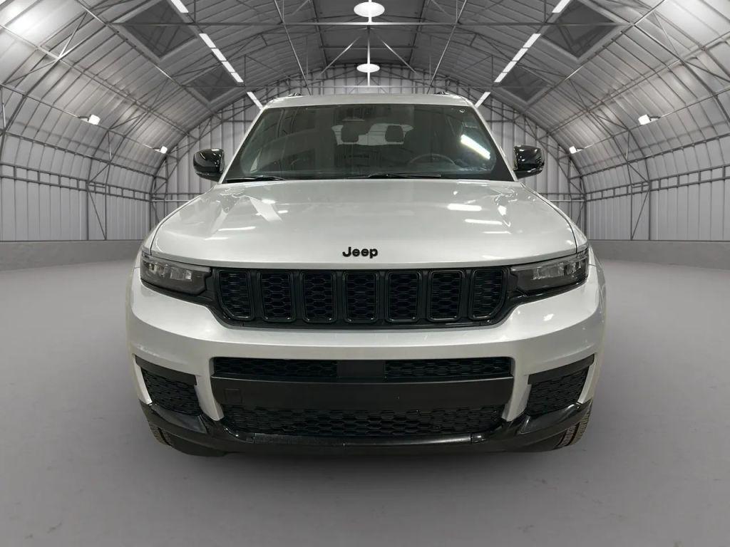 used 2024 Jeep Grand Cherokee L car, priced at $27,491