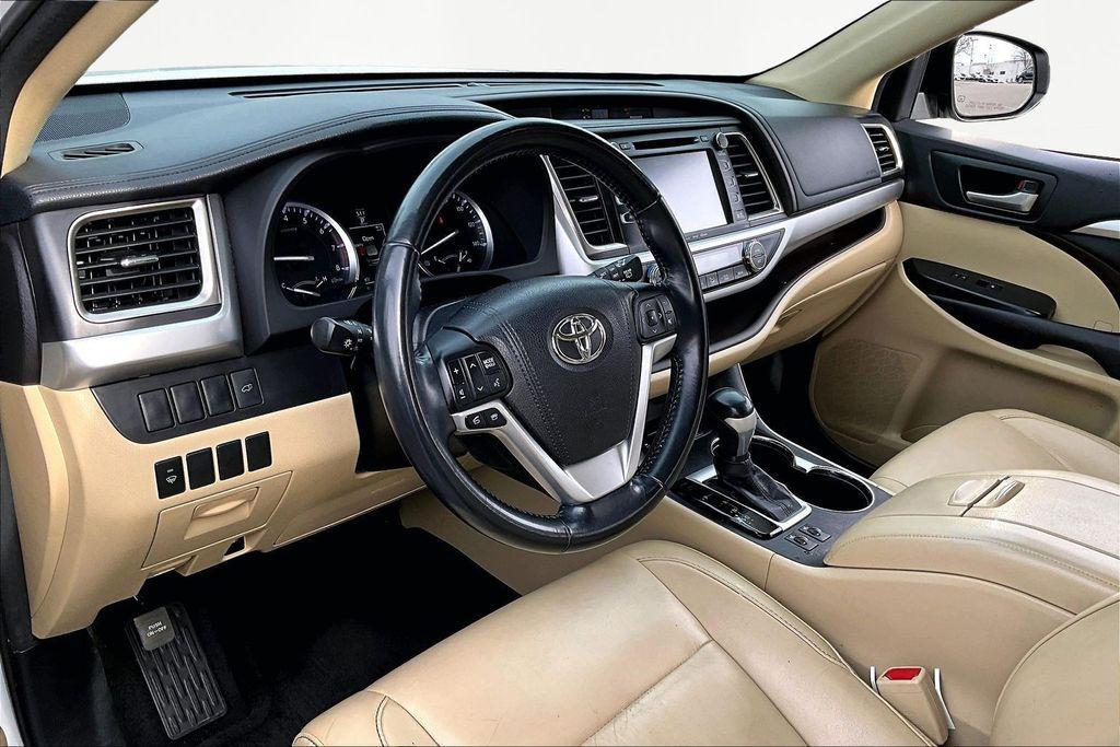used 2016 Toyota Highlander car, priced at $19,200