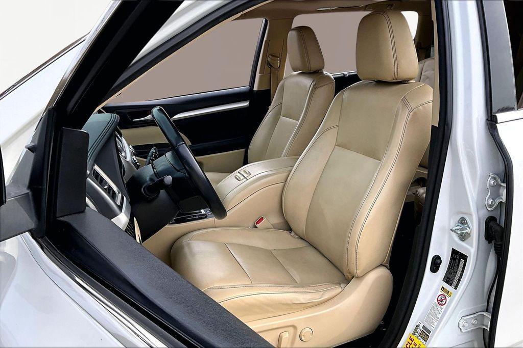 used 2016 Toyota Highlander car, priced at $19,200