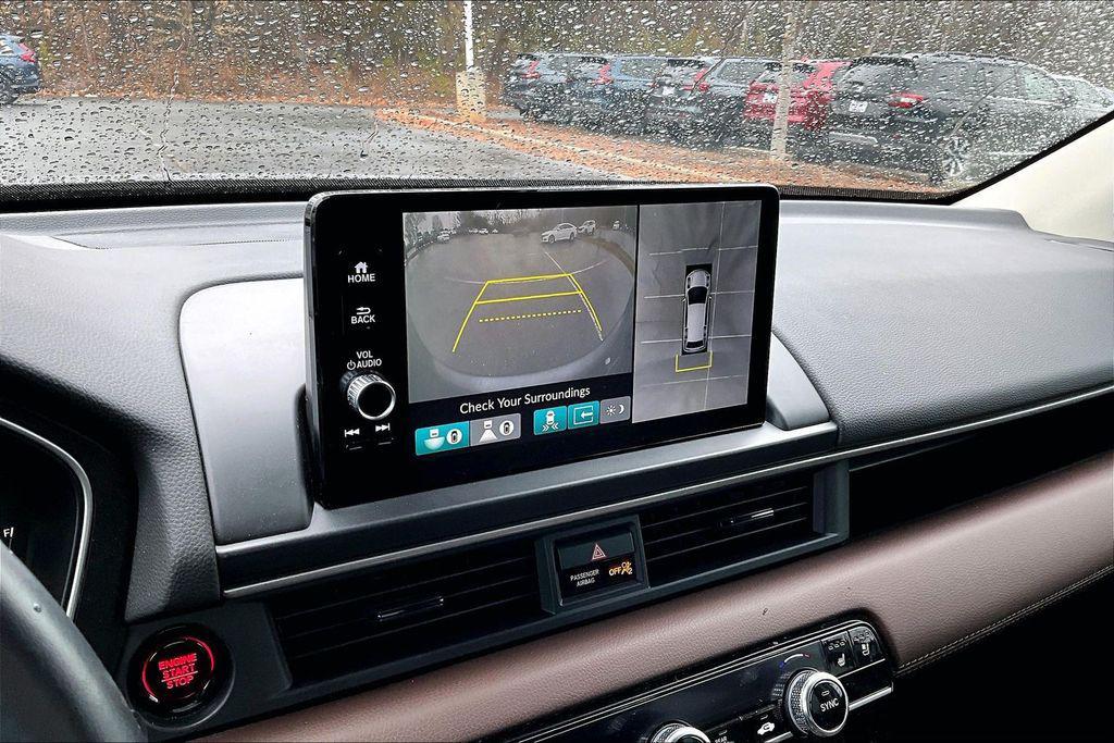 used 2025 Honda Pilot car, priced at $46,945