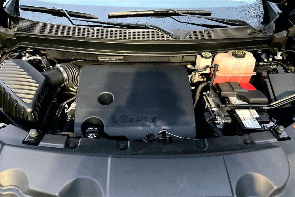 used 2021 Chevrolet Traverse car, priced at $20,348