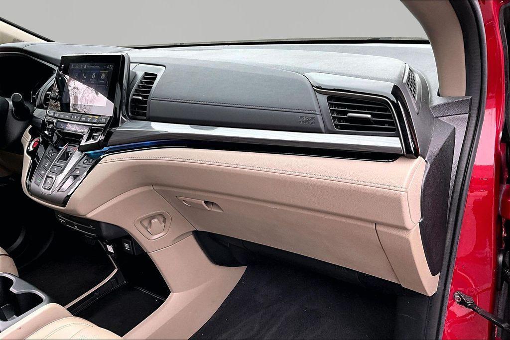 used 2024 Honda Odyssey car, priced at $40,995