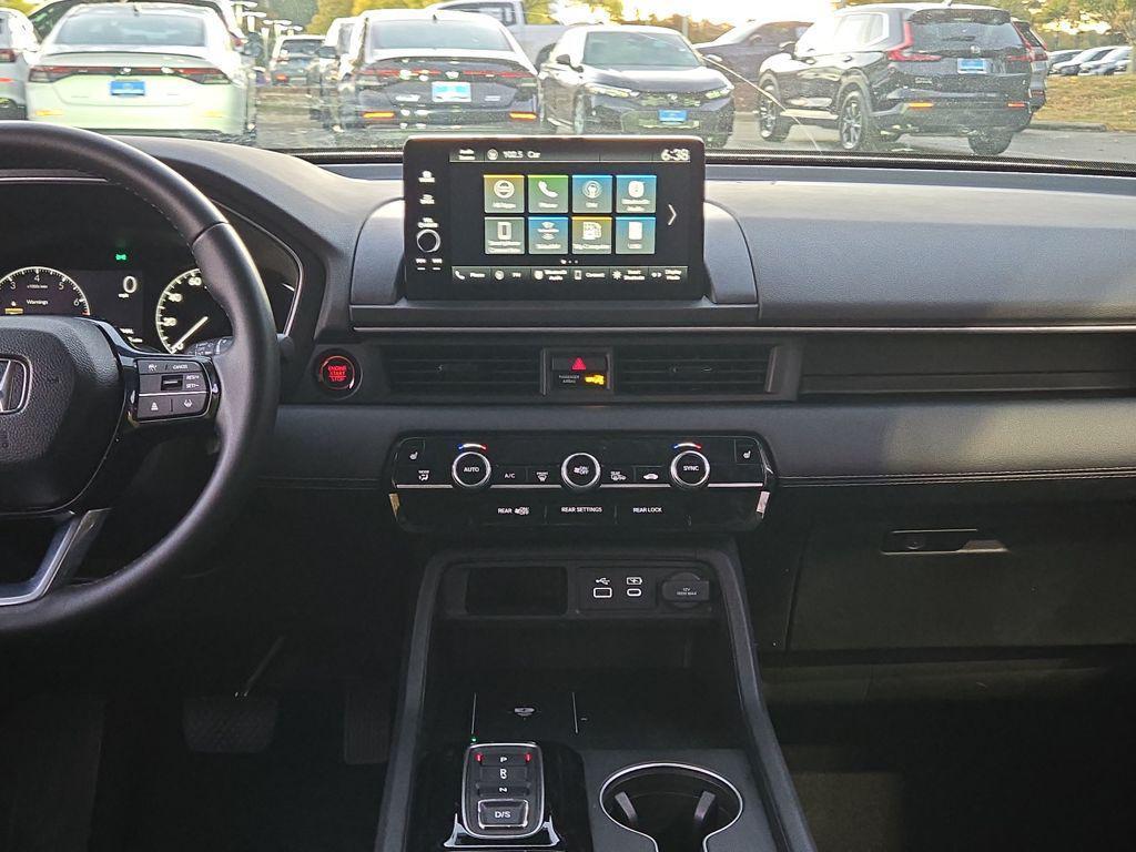 used 2025 Honda Pilot car, priced at $40,388