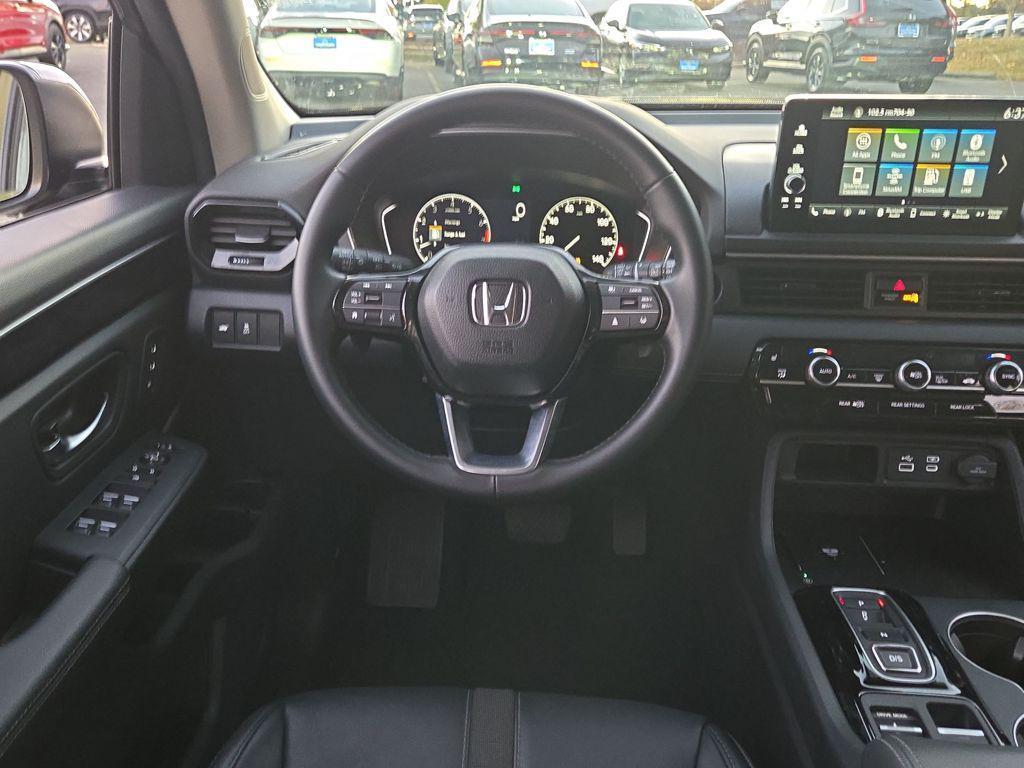 used 2025 Honda Pilot car, priced at $40,388