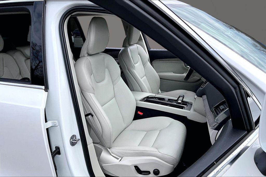 used 2023 Volvo XC90 Recharge Plug-In Hybrid car, priced at $45,888