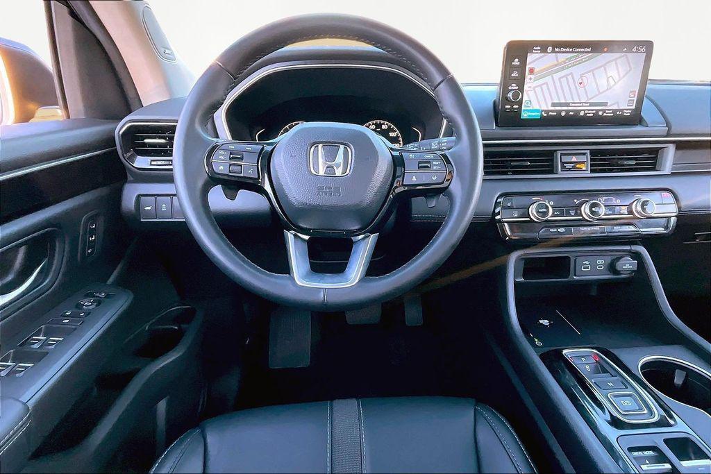 used 2025 Honda Pilot car, priced at $39,995