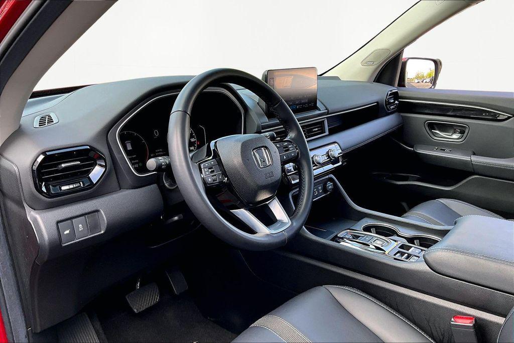 used 2025 Honda Pilot car, priced at $43,985