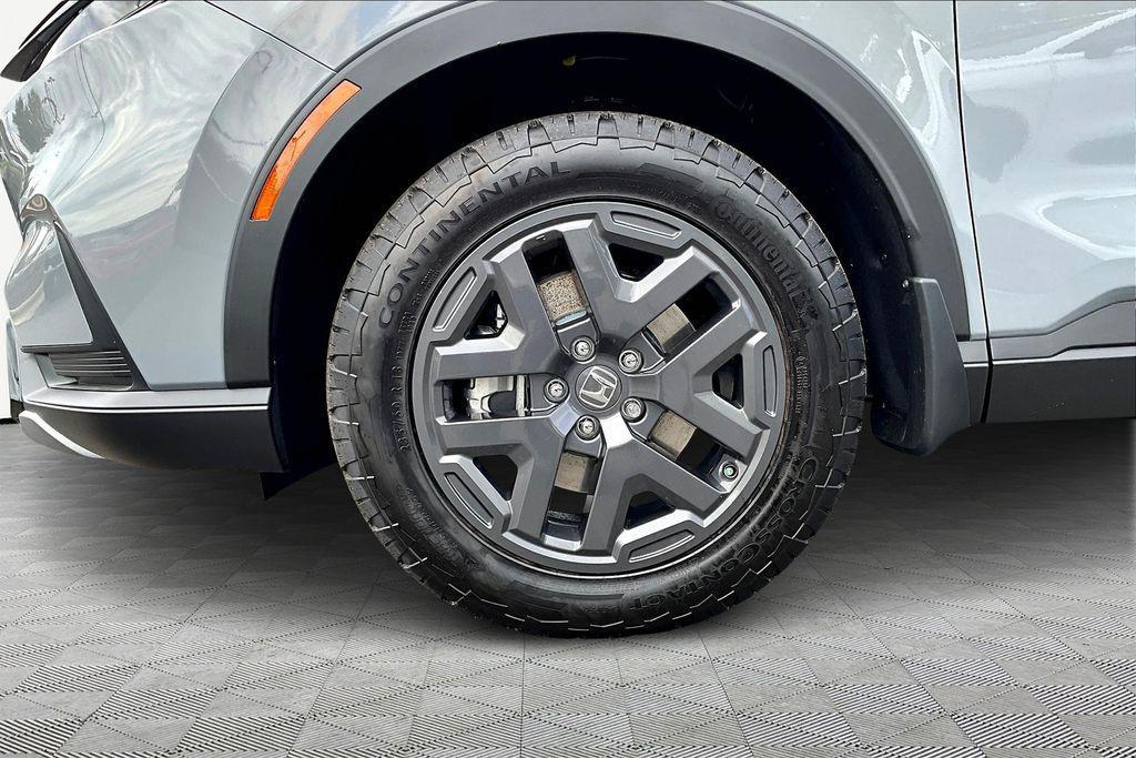 new 2026 Honda CR-V Hybrid car, priced at $40,705