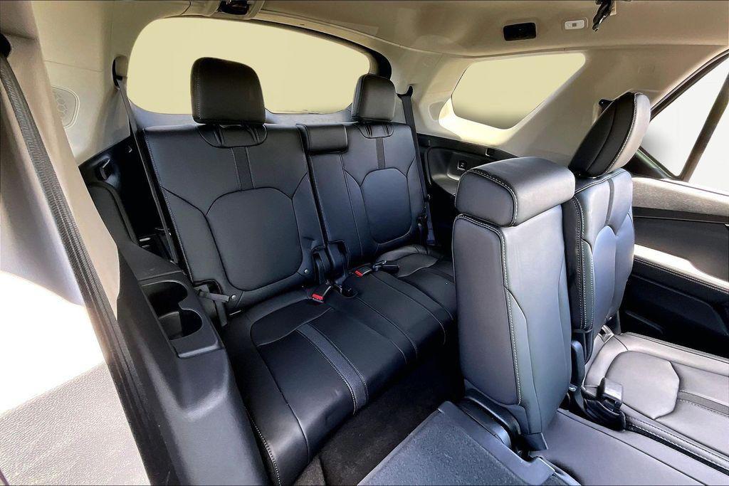 used 2025 Honda Pilot car, priced at $43,800