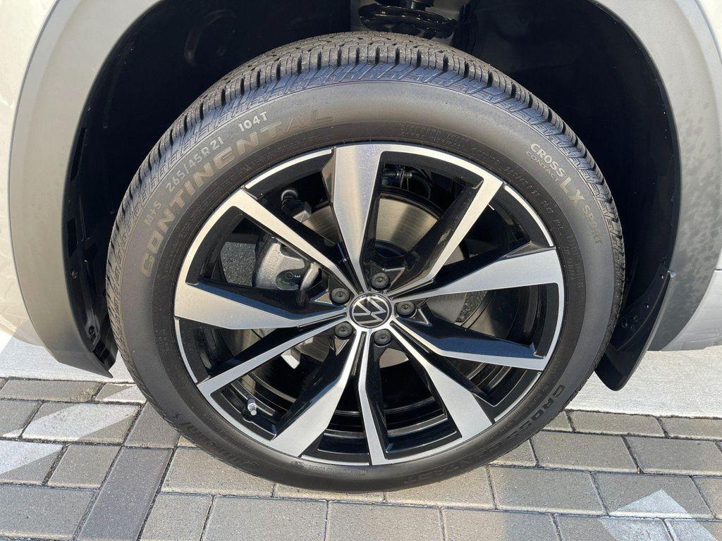 new 2026 Volkswagen Atlas car, priced at $56,185