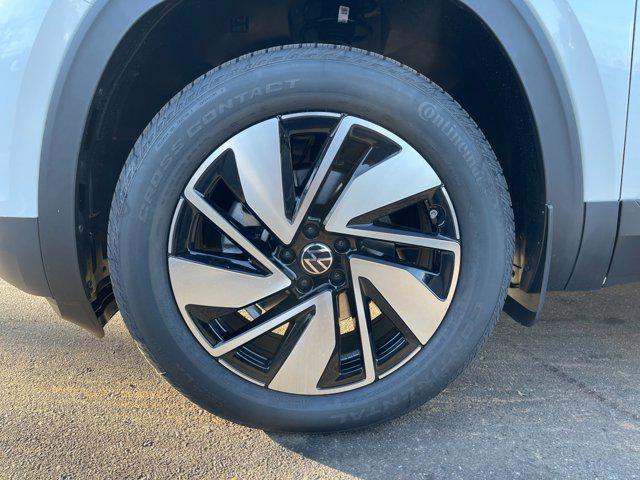 new 2026 Volkswagen Atlas car, priced at $45,645