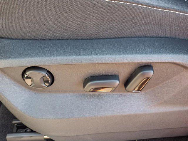 new 2025 Volkswagen Atlas car, priced at $39,084