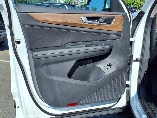 new 2025 Volkswagen Atlas car, priced at $39,084