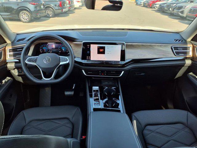 new 2025 Volkswagen Atlas car, priced at $39,084