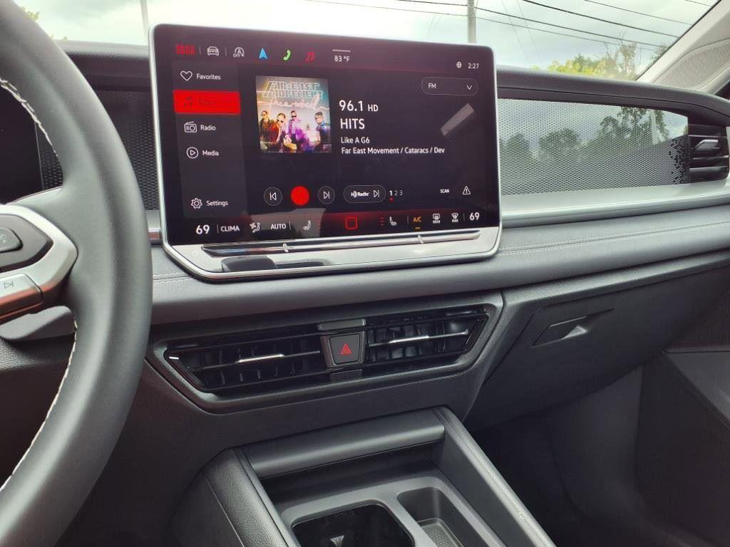 new 2025 Volkswagen Tiguan car, priced at $34,348