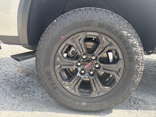 new 2025 GMC Canyon car, priced at $39,680