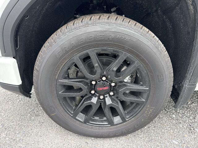 new 2025 GMC Sierra 1500 car, priced at $43,550