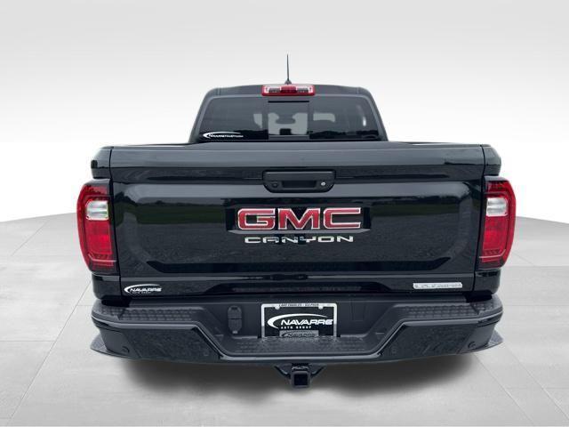 new 2025 GMC Canyon car, priced at $39,995
