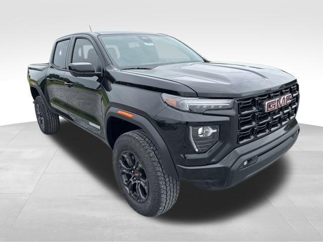 new 2025 GMC Canyon car, priced at $39,995