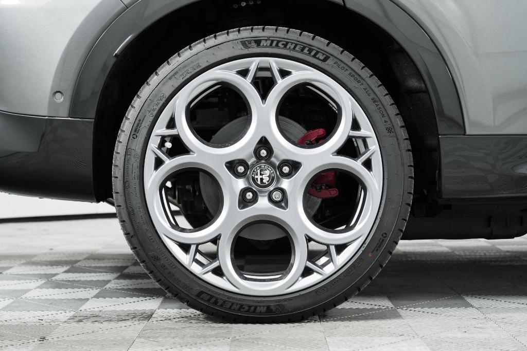 new 2024 Alfa Romeo Tonale car, priced at $57,645