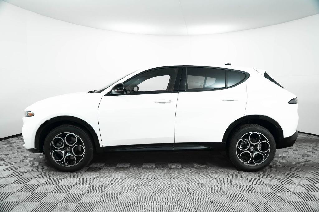 new 2025 Alfa Romeo Tonale car, priced at $34,150