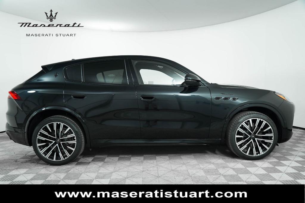 new 2025 Maserati Grecale car, priced at $89,915