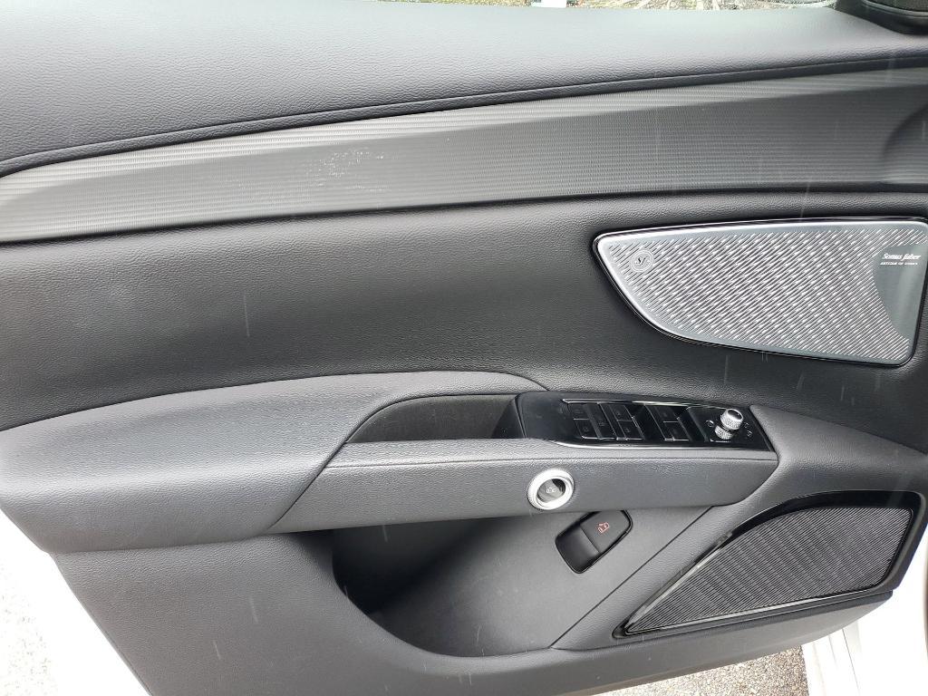 used 2024 Maserati Grecale car, priced at $41,000